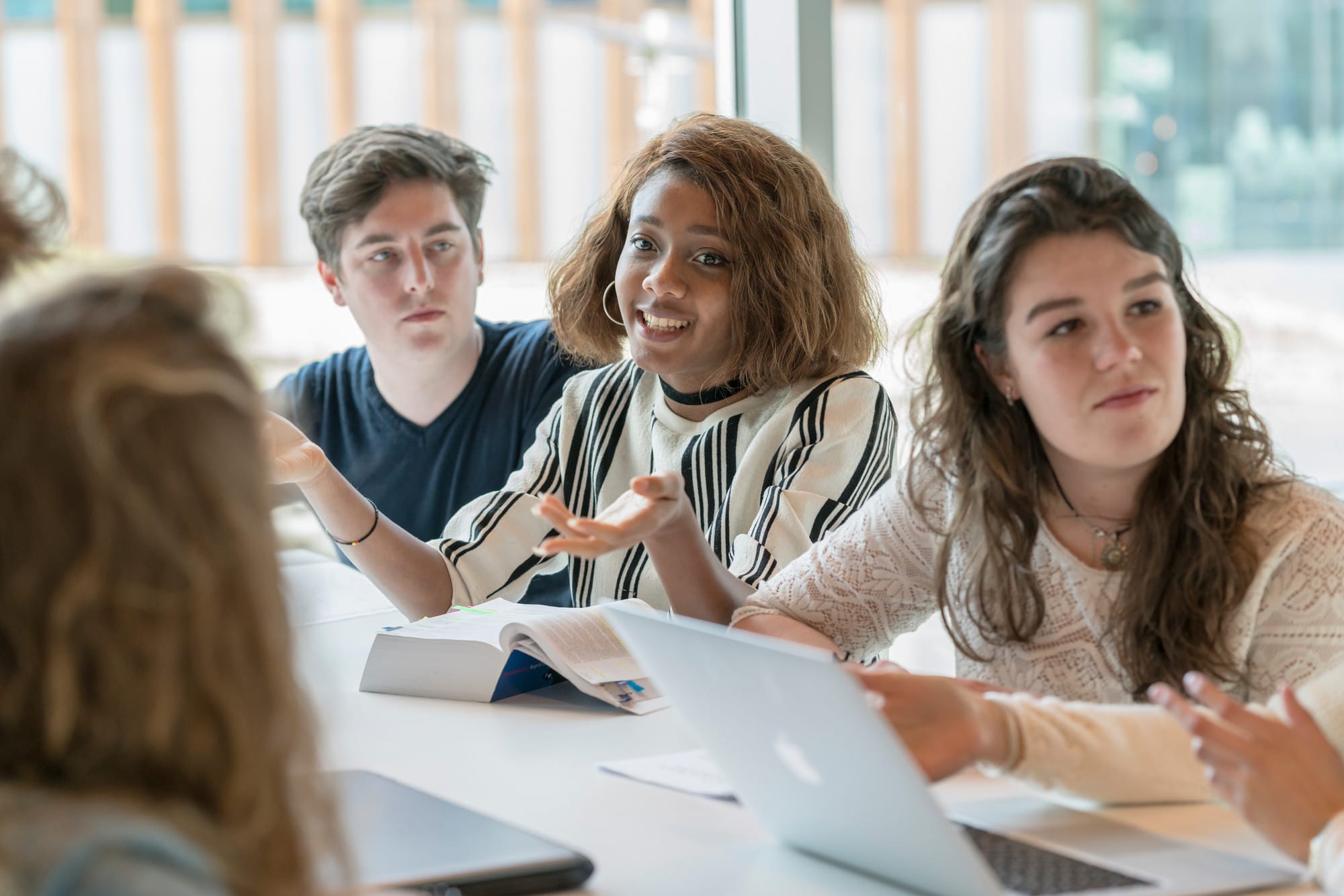 Dit is een beschrijving van de foto - Digital Inclusion Lab